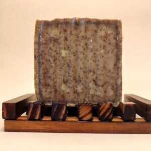 Jabón de Café JABONISSIMO sobre jabonera de madera